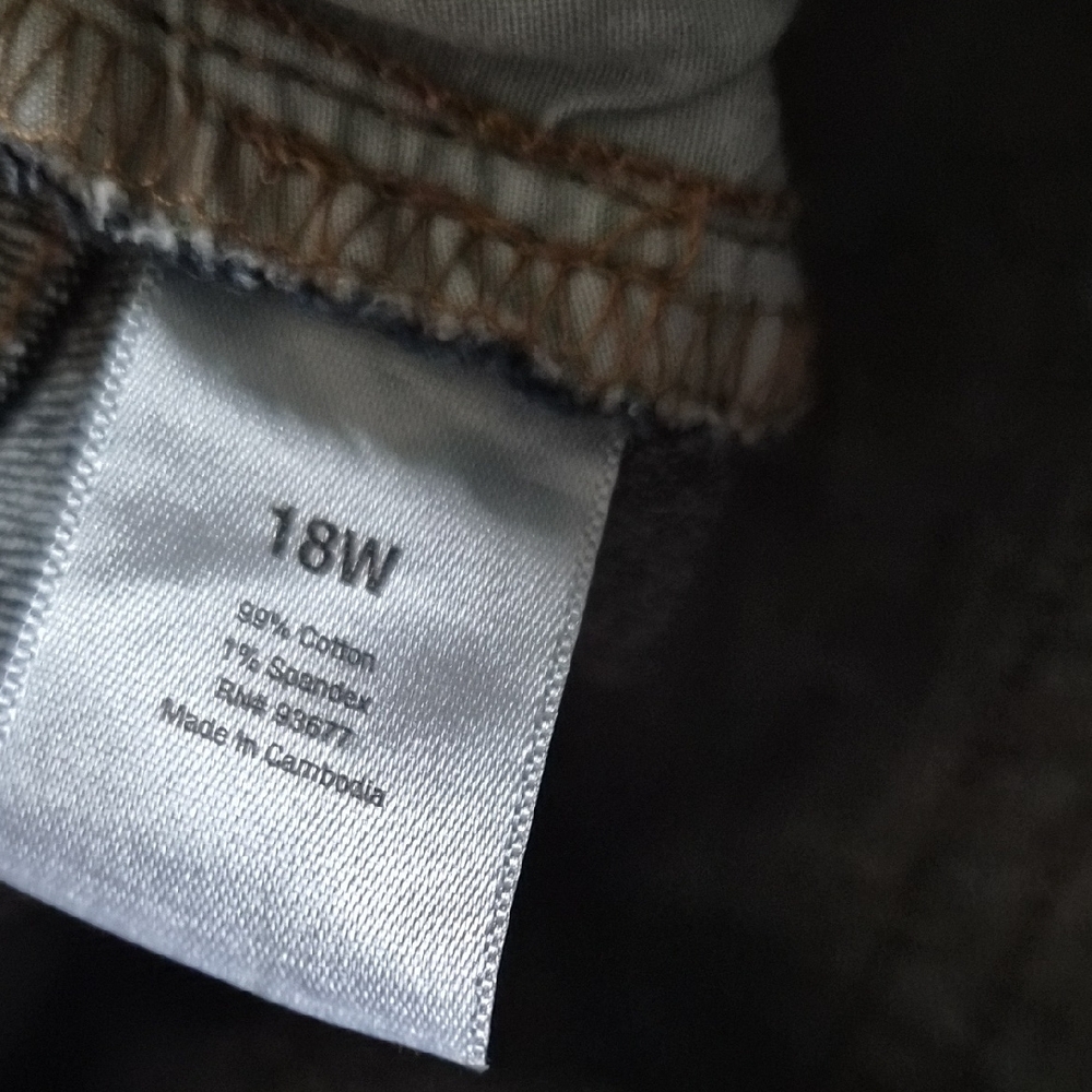 Women's Distressed Denim Shorts Size 18W - Picture 3 of 5